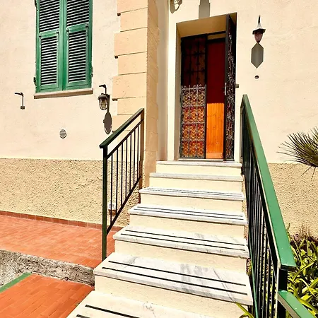Hostdomus - Villino Matilde Апартаменты Финале Лигуре